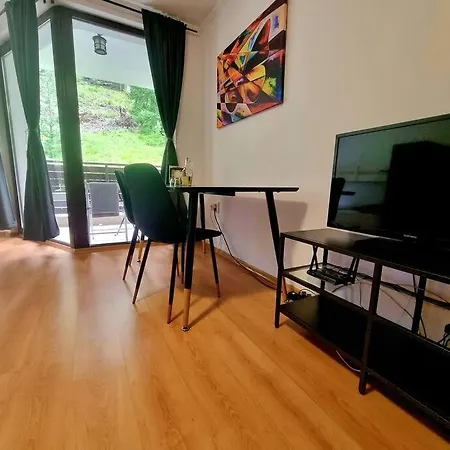 Studio Five Apartment *