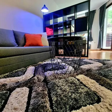Studio Five Apartment *